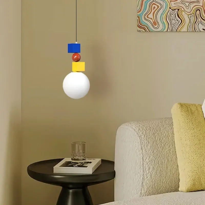 מנורת תלייה קובייה צבעונית ממפיס לחדר ילדים