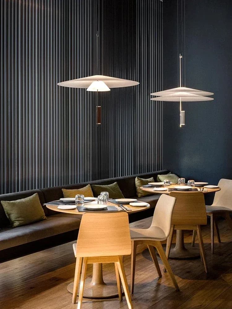 נברשת אקרילית מינימליסטית לחלל מגורים