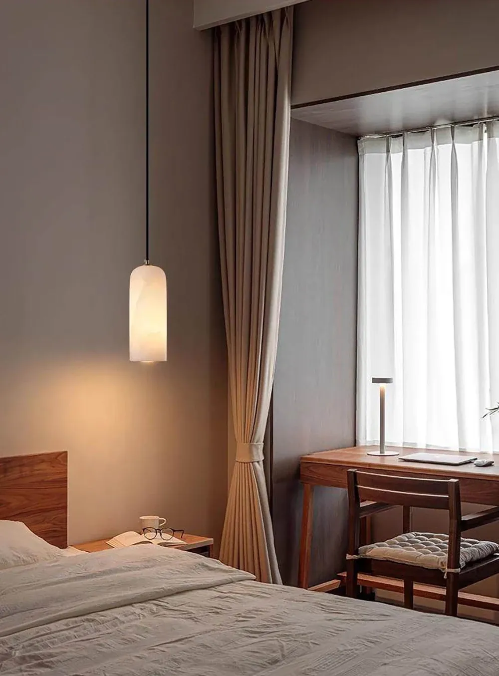 נברשת שיש ונחושת מודרנית עם עמעום