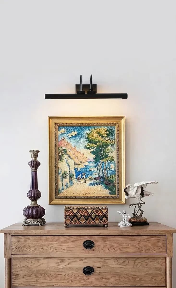 מנורת קיר שחורה למראה ולתמונות