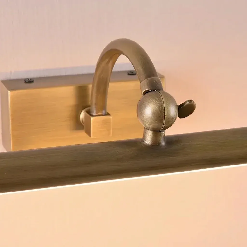 מנורת קיר פליז לאמבטיה בסגנון אמריקאי