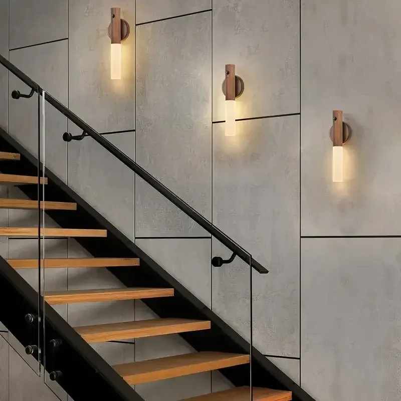 מנורת קיר נטענת מגנטית עם חיישן תנועה