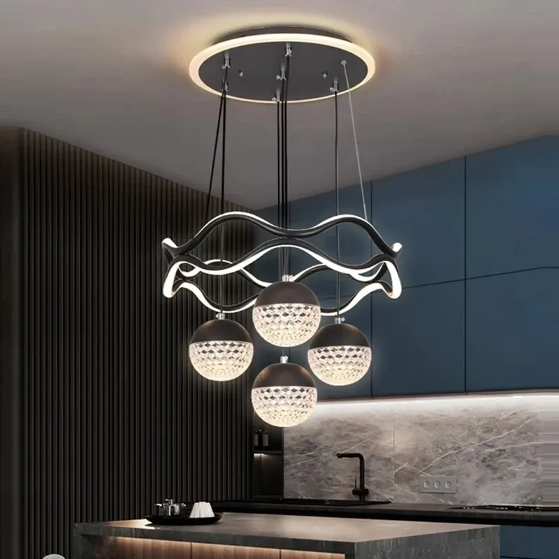 מנורה תלויה לד קווית מוזהבת עם עמעום ושלט