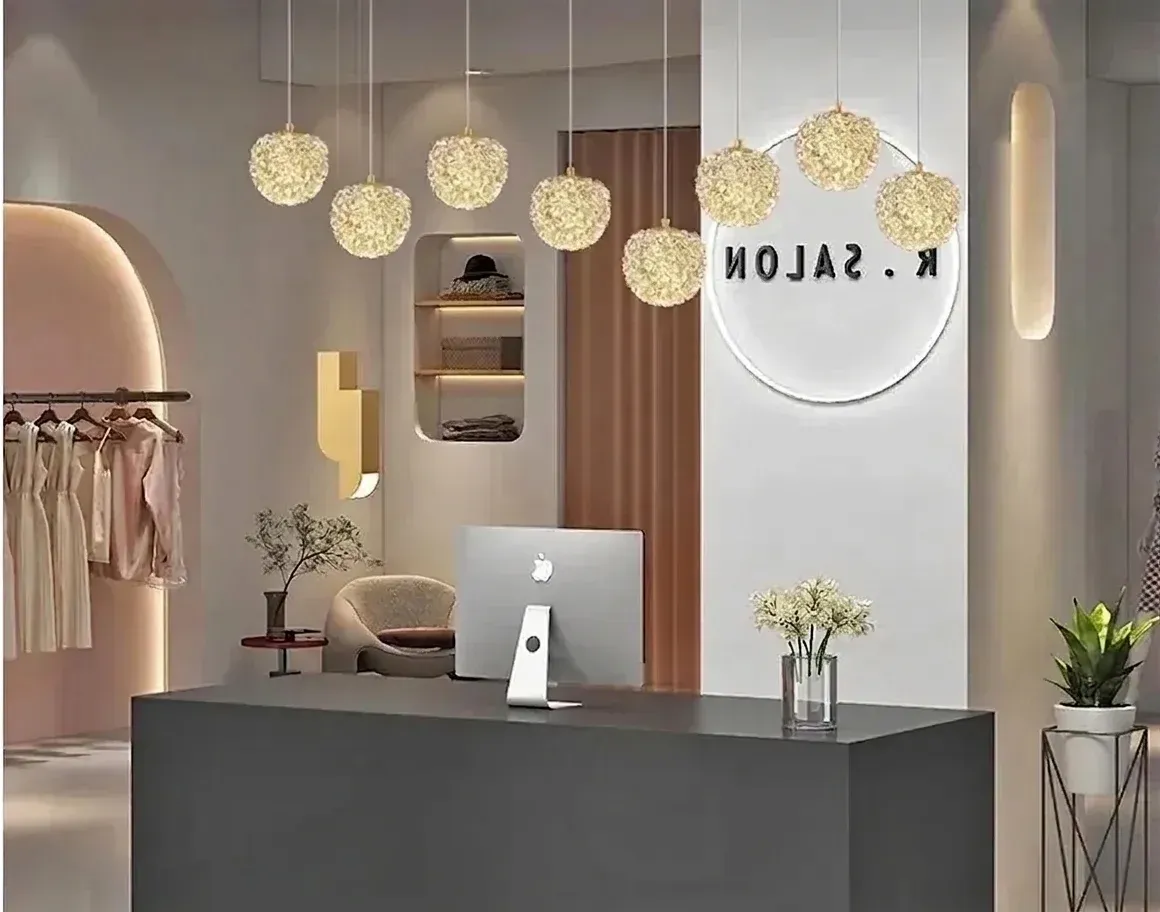 נברשת קריסטל קווית זהובה לחדר שינה