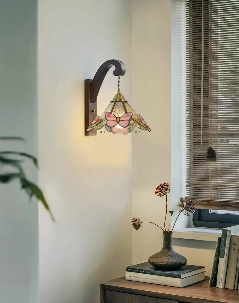 מנורת קיר רטרו זכוכית עץ בסגנון אר דקו