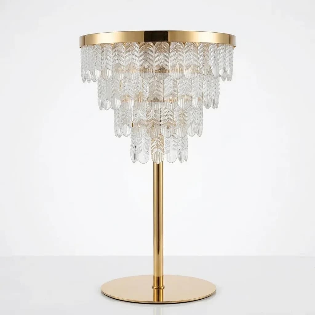 מנורת שולחן זהובה עם קריסטלים תלויים