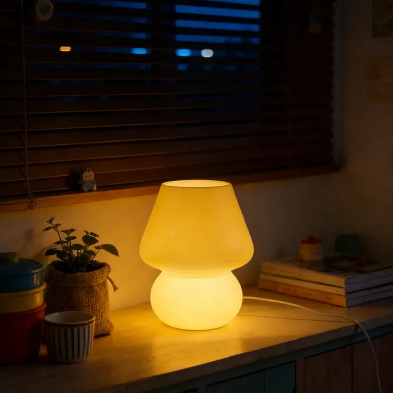 מנורת שולחן זכוכית רכה עם עמעום ומגע