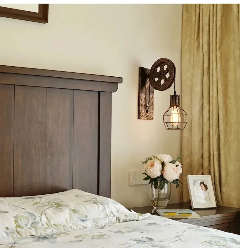 מנורת קיר וינטג׳ עם גלגלת הרמה