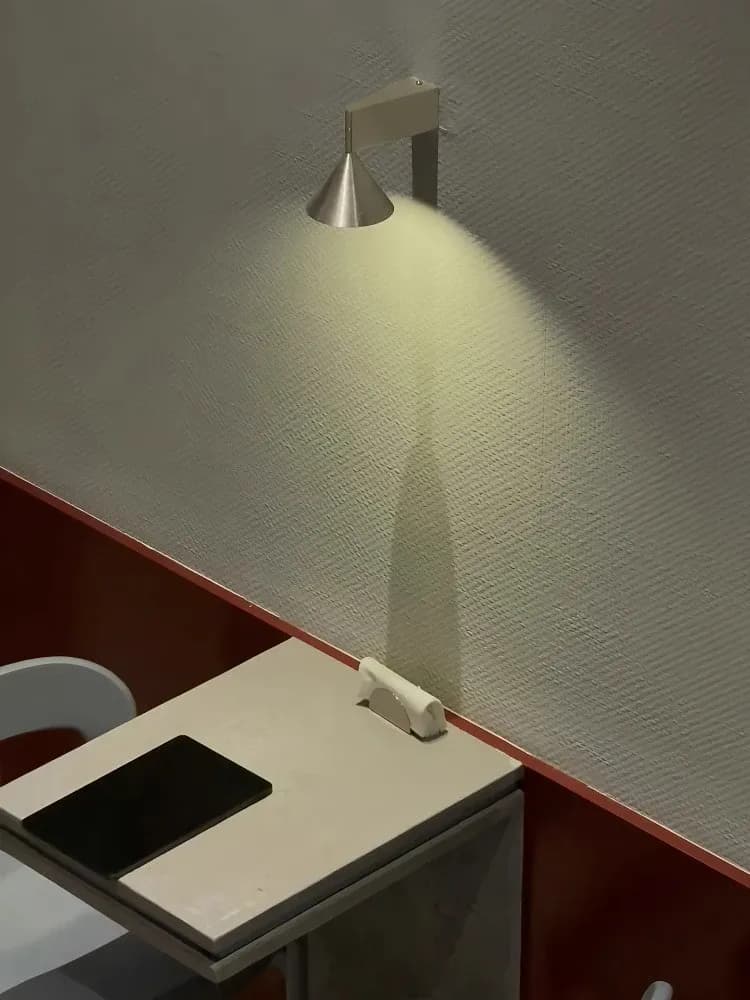 מנורת קיר אלומיניום חיצונית עם אור חם