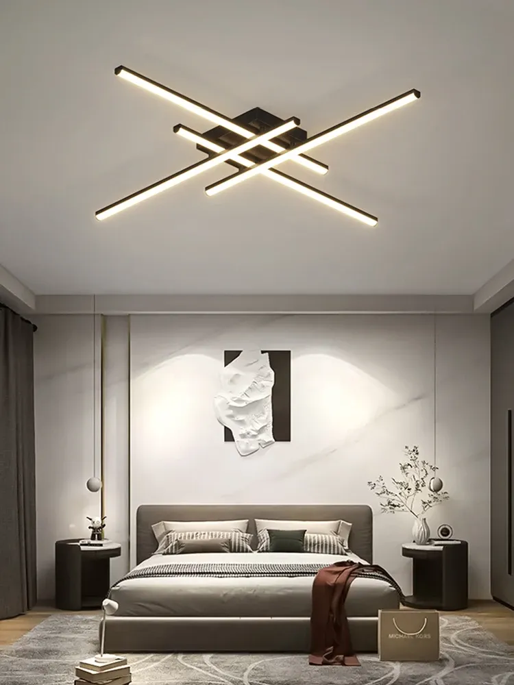 נברשת קו מודרנית עם תאורה תלת גונית