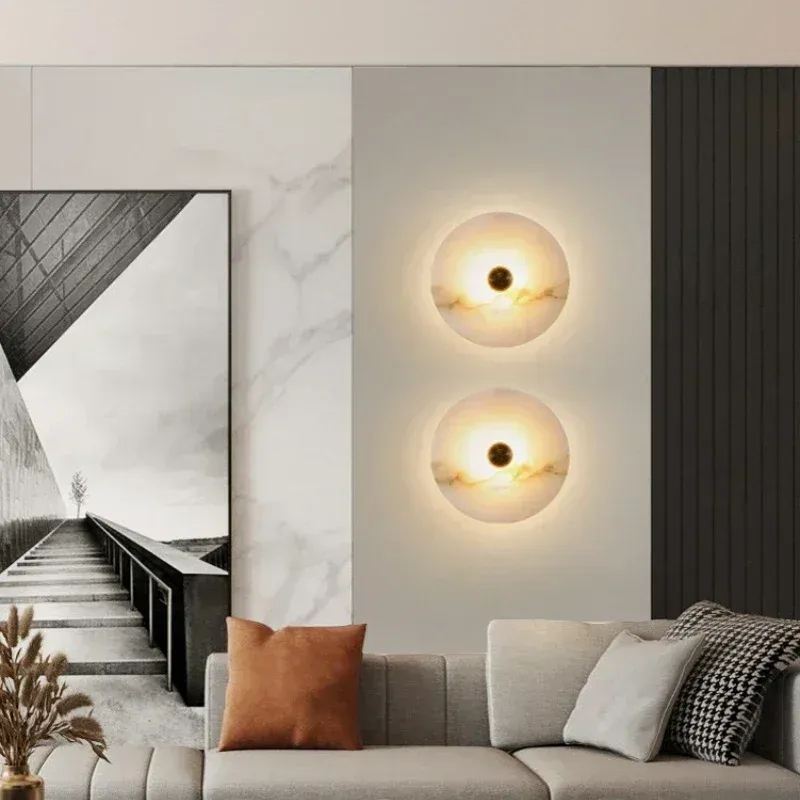 מנורת קיר שיש ופליז יוקרתית