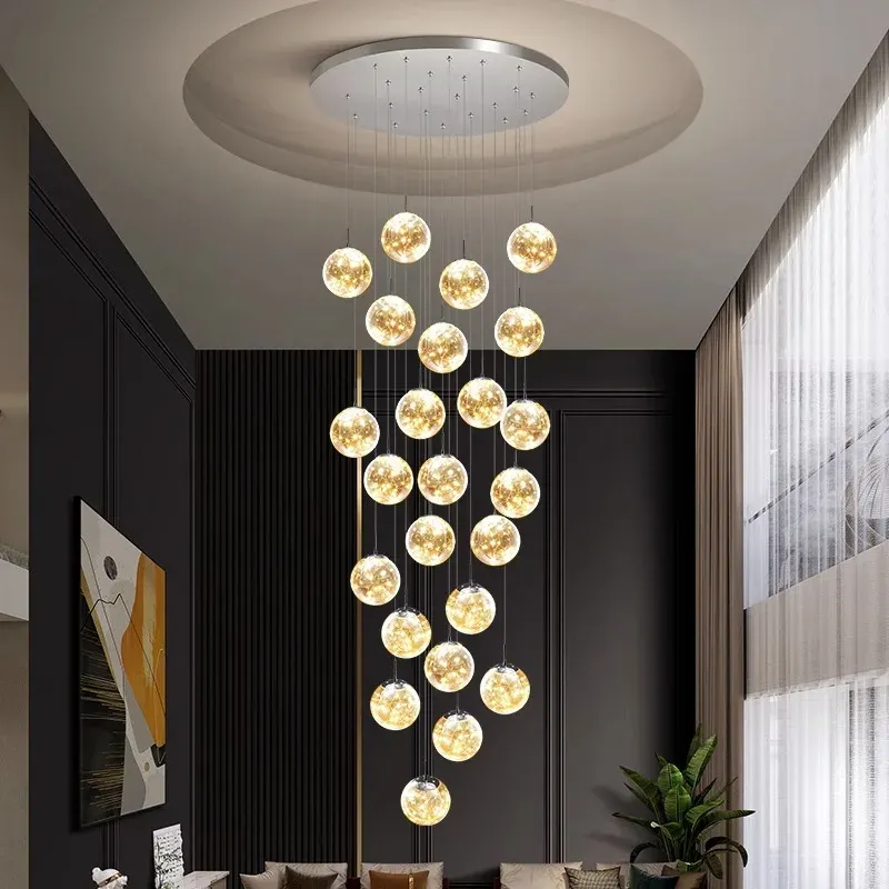 נברשת תלויה רב ראשית למדרגות ולסלון