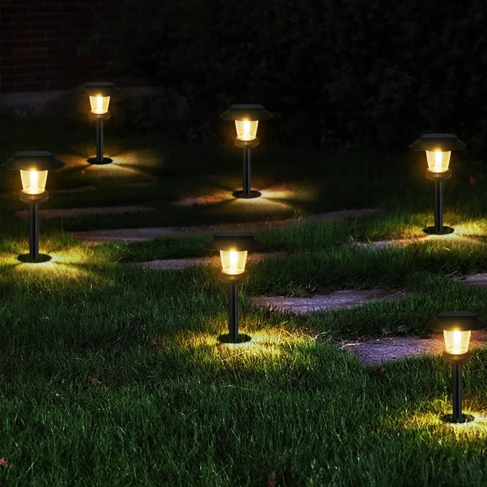 פנסי שביל סולאריים בגוון חם לשטחי חוץ