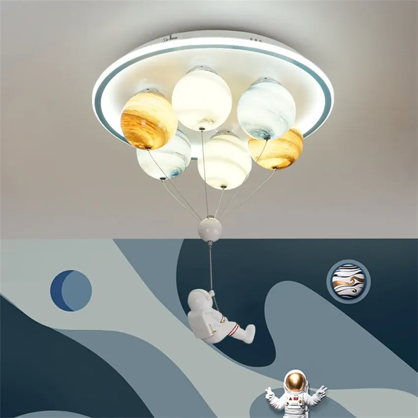מנורת תקרה אסטרונאוט וכוכב עגולה לד לחדר ילדים