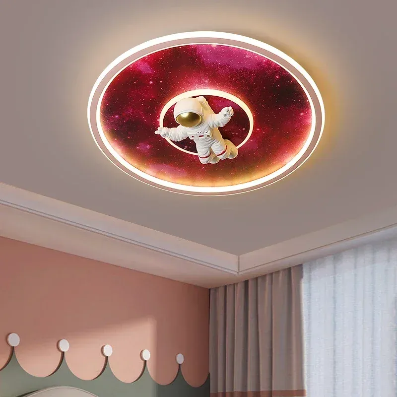 מנורת תקרה אסטרונאוט כחולה צמודת תקרה לחדר ילדים