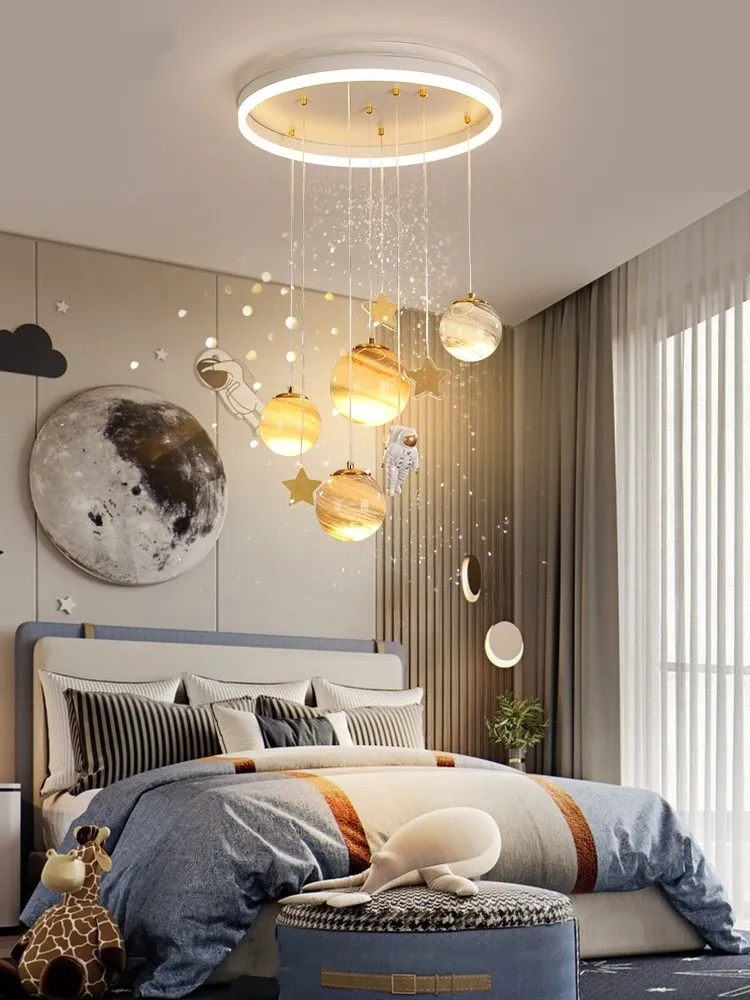 מנורת תקרה אסטרונאוט וכוכב לכת עגולה לחדר ילדים