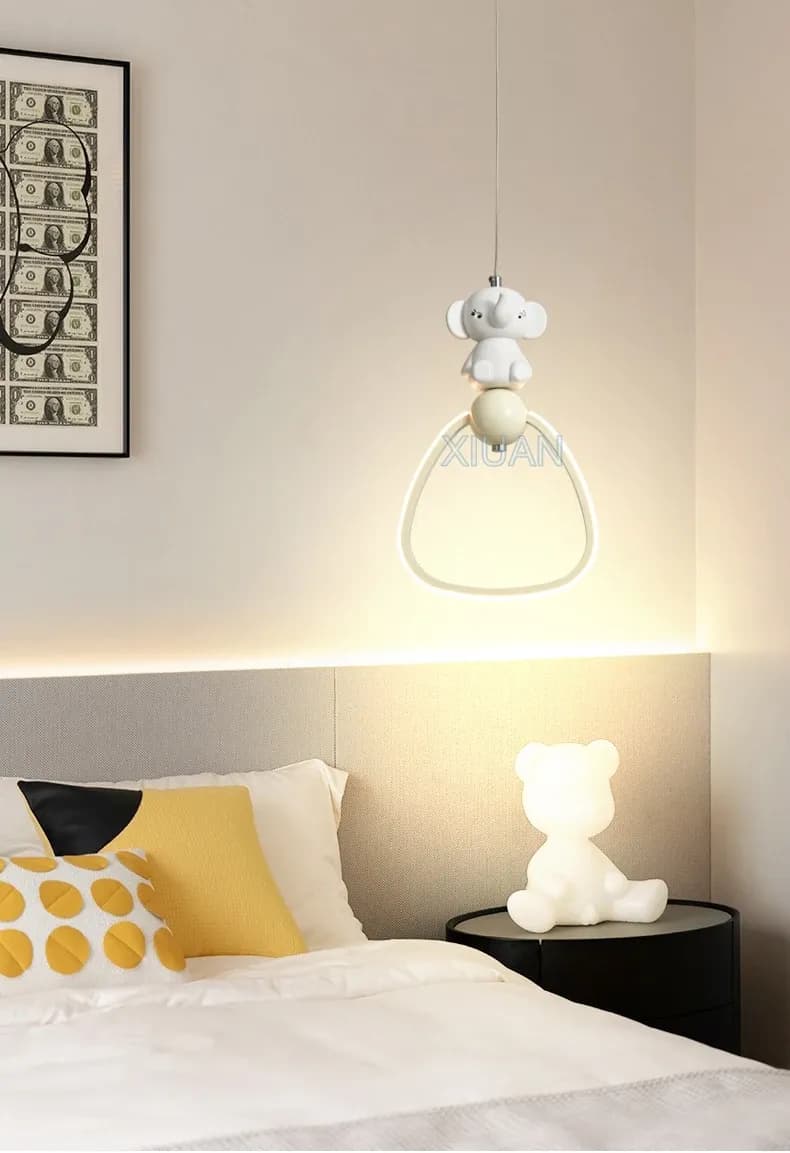 מנורת תלייה פיל לבן לד לחדר ילדים