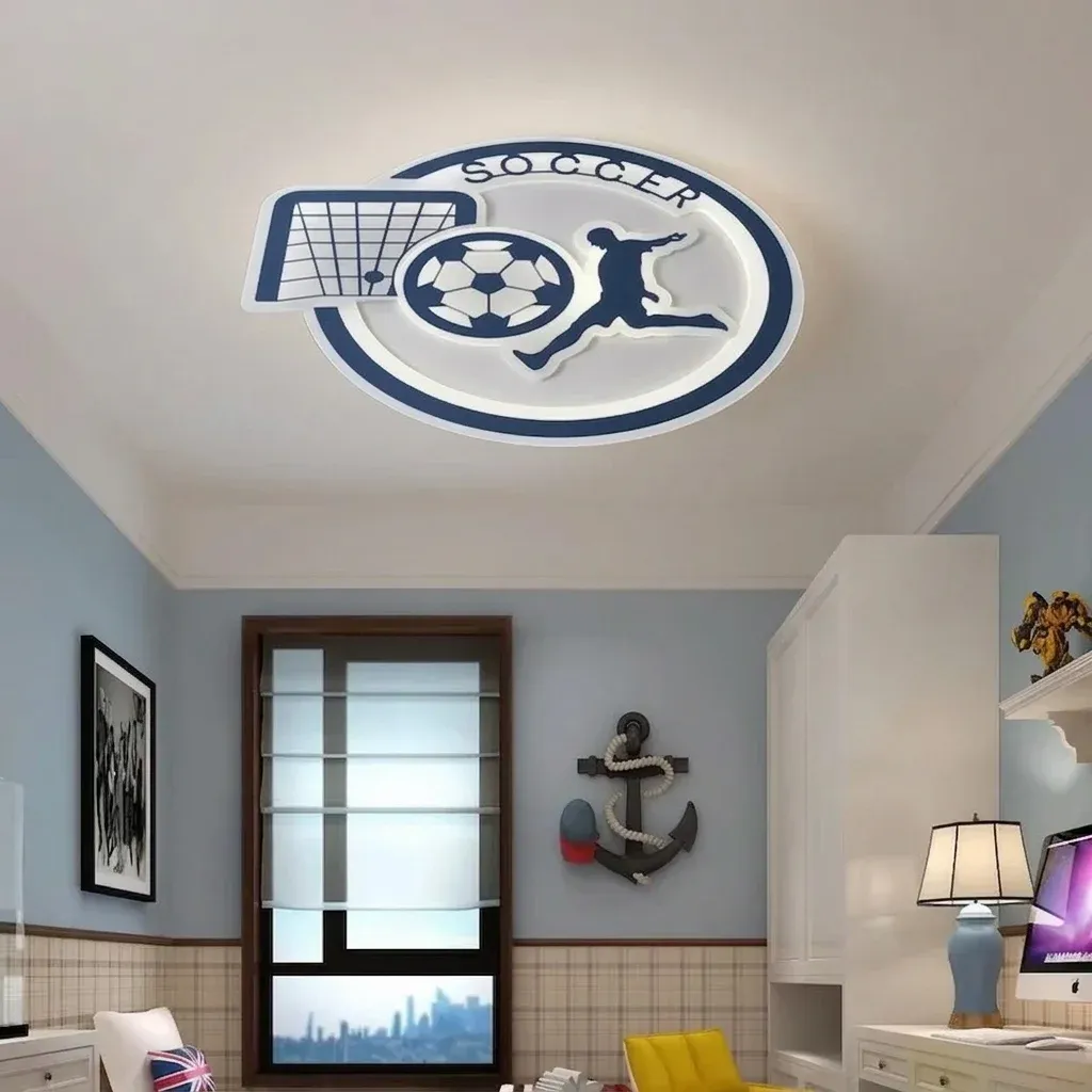 מנורת תקרה כדורגל כחולה לחדר ילדים