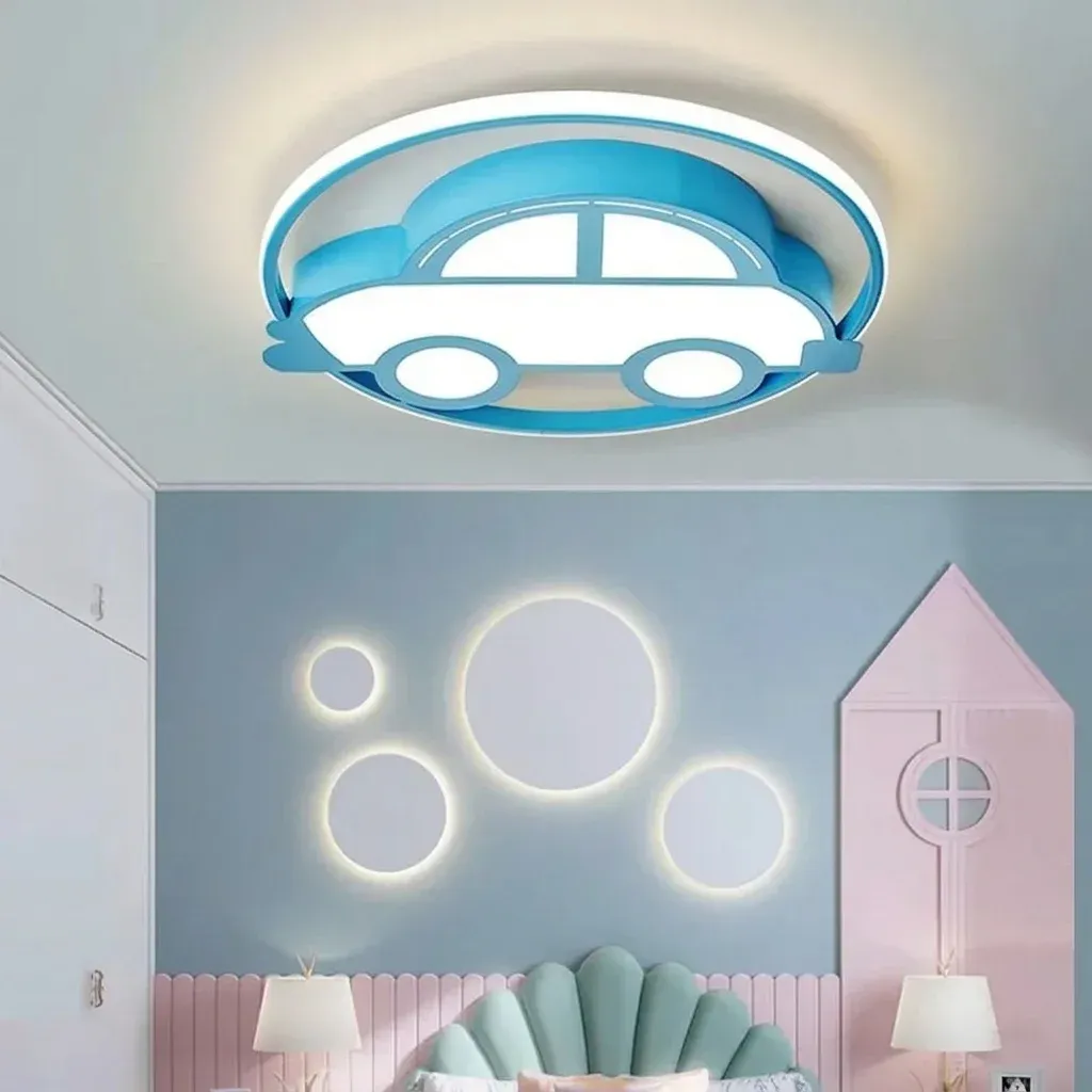 מנורת תקרה כחולה בצורת מכונית לילדים