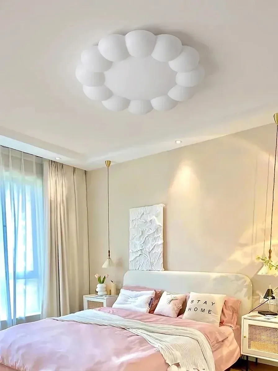 מנורת תקרה לד לבנה בצורת פרח