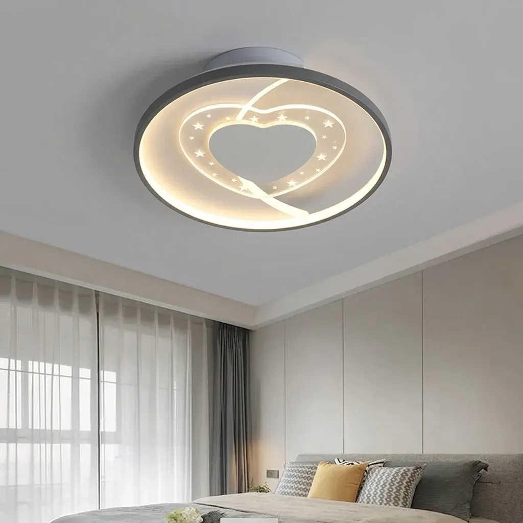 מנורת תקרה לבנה לב וירח דימרית לחדרי ילדים