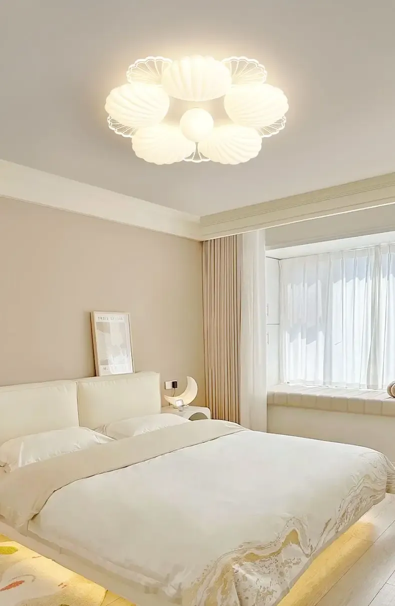 נברשת תקרה פרח לבן חכמה עם שלט