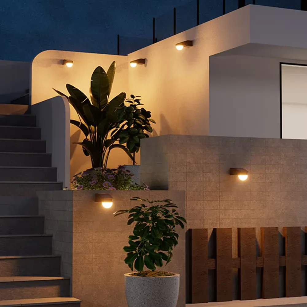 מנורת גדר סולארית קומפקטית לדמדומים ומדרגות