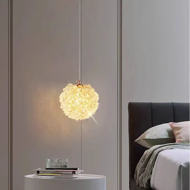 נברשת קריסטל זהובה צרה בסגנון אירופי