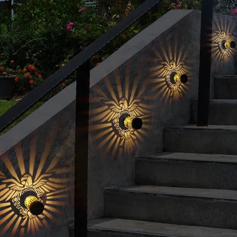 זוג פנסי גדר סולאריים מתכתיים