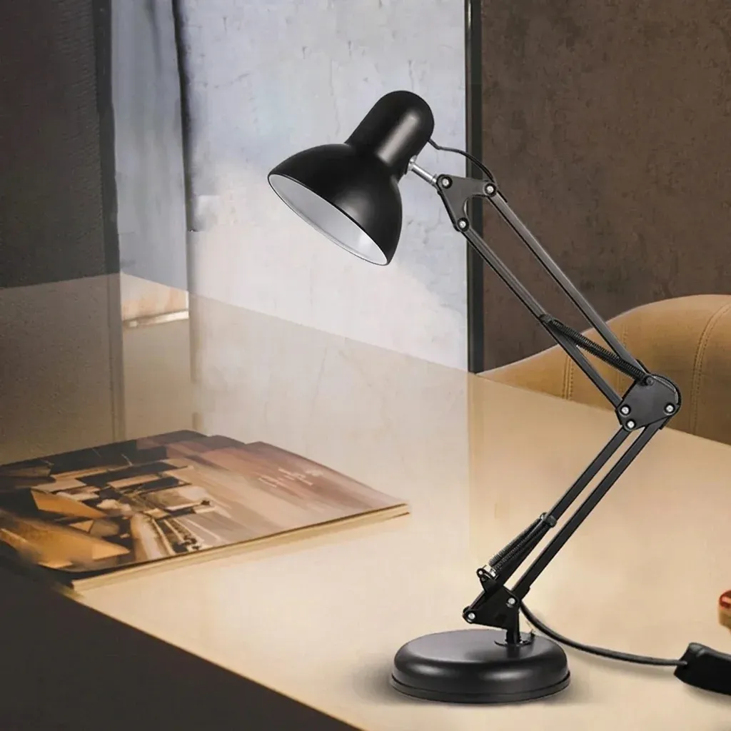מנורת קליפ מתקפלת שחורה לעבודה וקריאה
