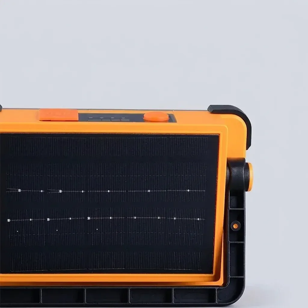 מנורת שטח סולארית ניידת כתומה