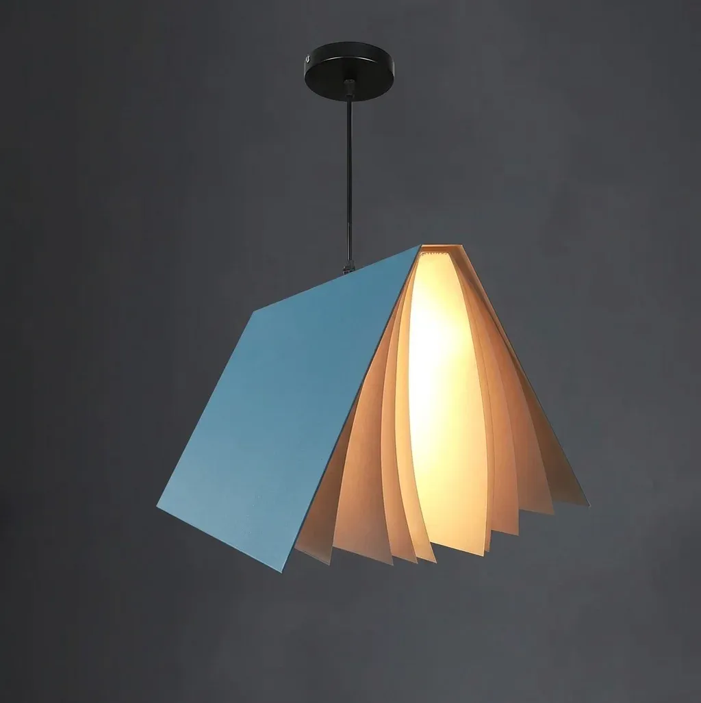 מנורת תלייה ספר פתוח כחולה זוהרת