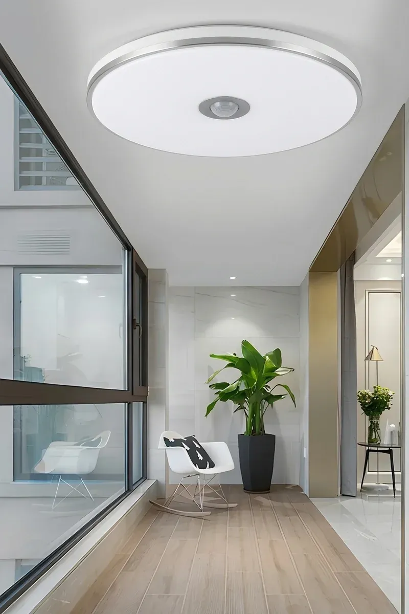 מנורת תקרה חיישן תנועה עגולה לבנה