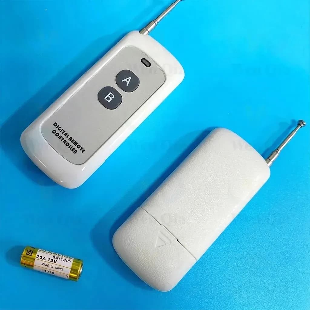 שלט חכם דו ערוצי עם סוללה